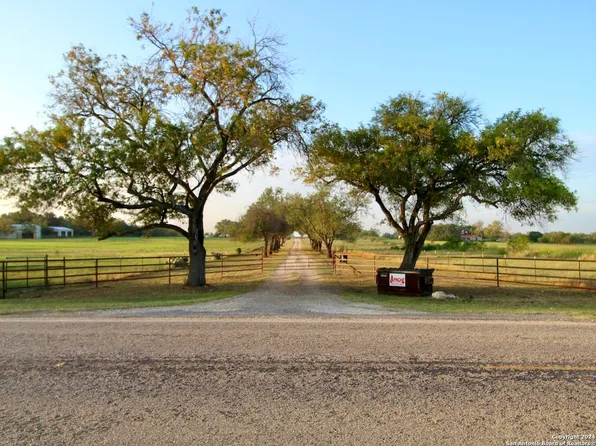 1772 W FM 2790, Lytle, TX 78052