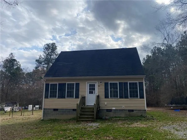 744 N Main St, Blackstone, VA 23824