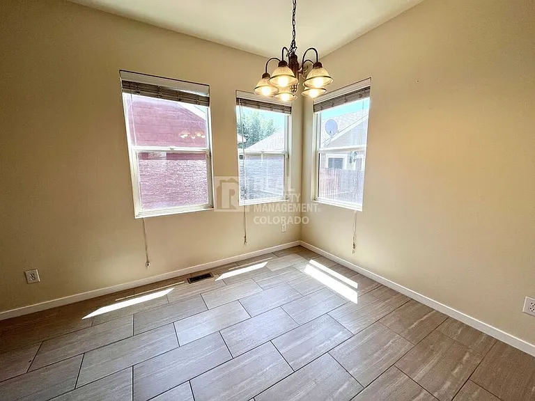 4983 Dovetail Ln — Photo 6