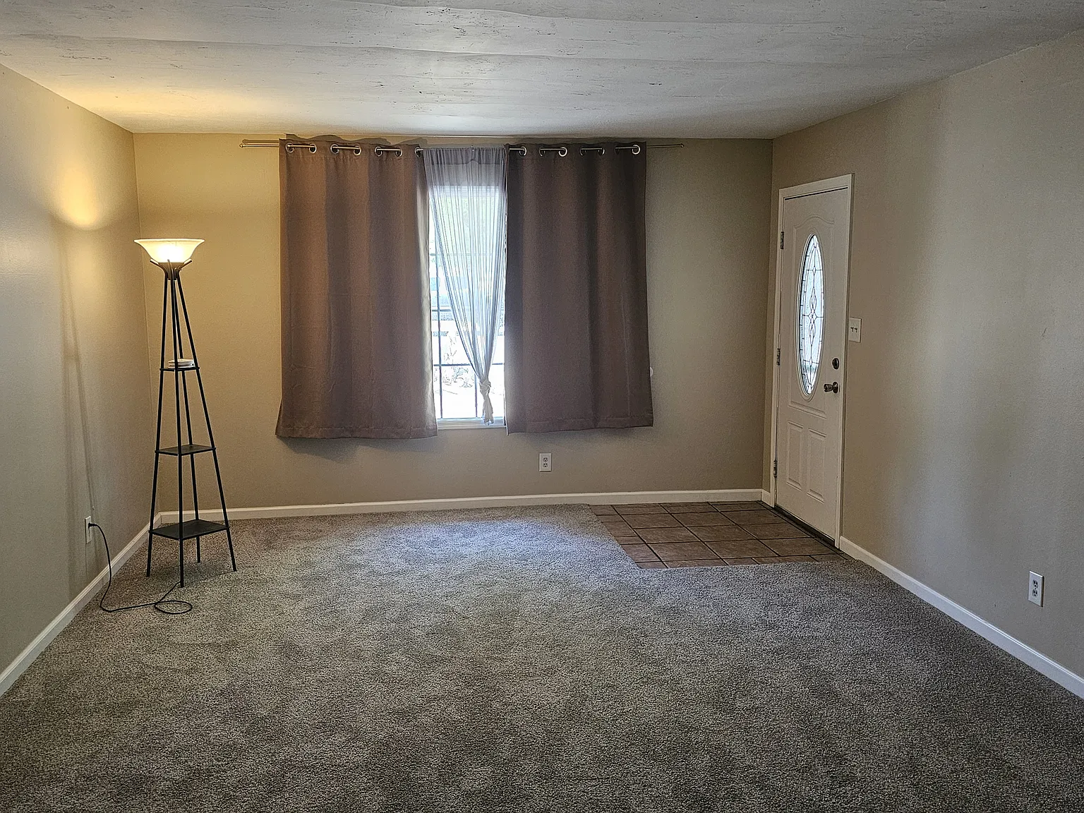 4 bed, 2000 sqft, $2,900 — Photo 3