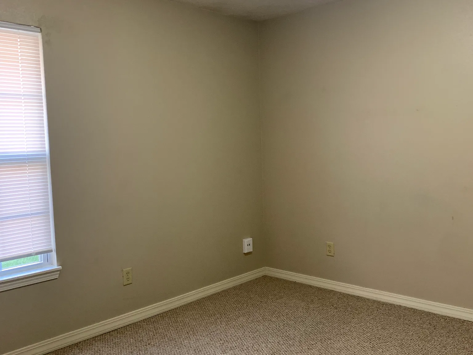 2 bed, 1200 sqft, $1,300 — Photo 4