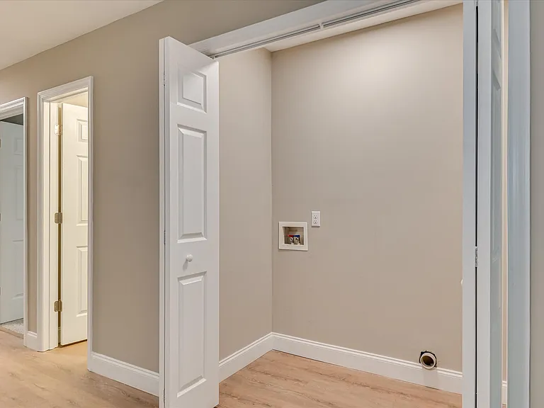 100 Kelly Dr SW — Photo 21