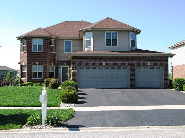 1st image of 8211 W Rosebury Dr