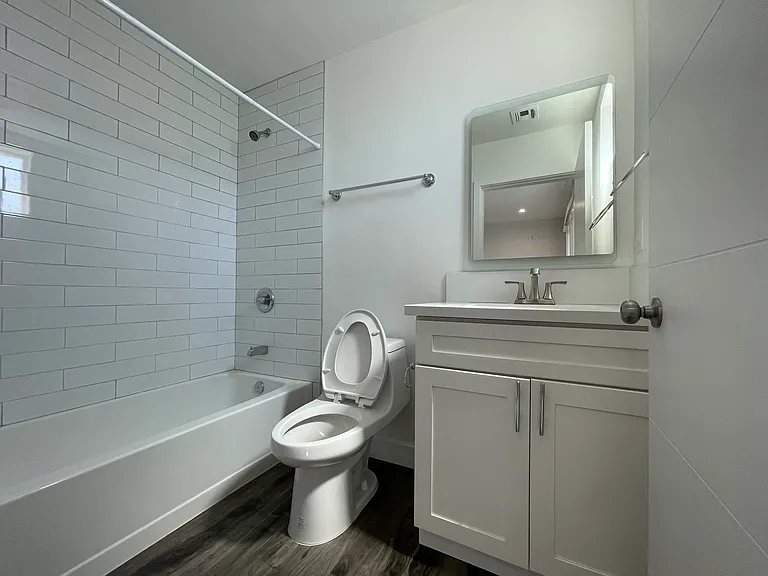 1640 1/2 N Soto St #1640 — Photo 12