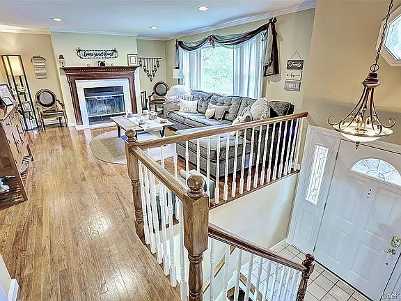 3rd image of 3 Durham Ln #O
