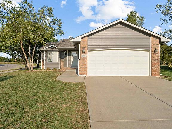 2nd image of 1727 N Juniper Ct