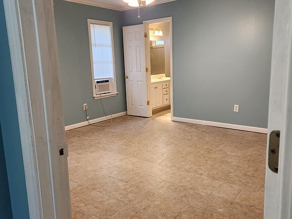 3rd image of 172 Garden Terrace Dr