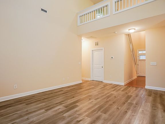 5th image of 805 New Charleston Dr