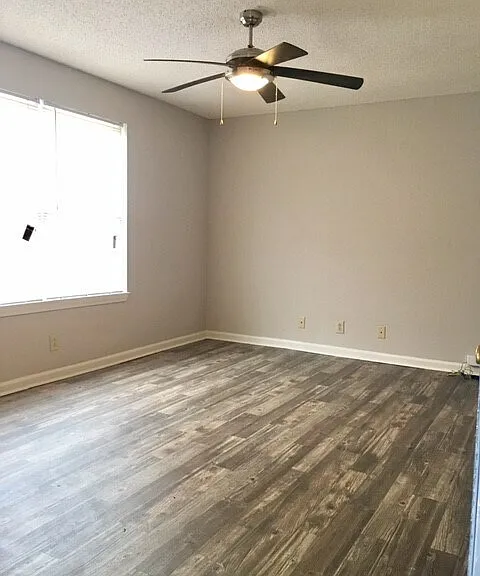 100 Mandarin Dr — Photo 3