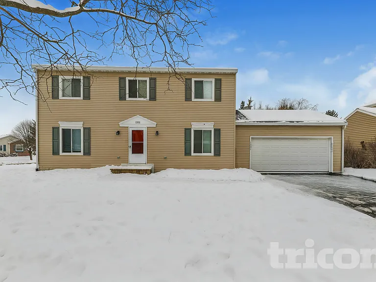 1331 Fairfield Ct — Photo 1