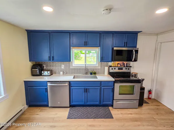 220 E 7th St, Nescopeck, PA 18635