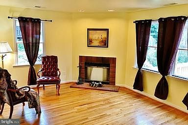 4th image of 3117 Collie Ln