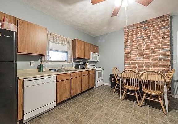 3rd image of 10 Lowell St #12