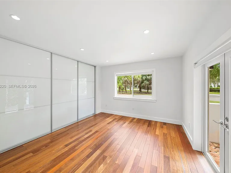 5510 Orduna Dr — Photo 10