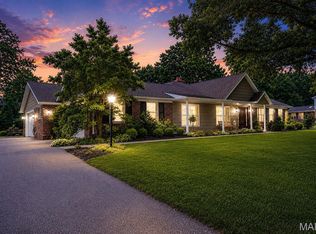 12312 Borcherding Ln, Saint Louis, MO 63131