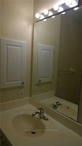 555 Yonge St #301 — Photo 6