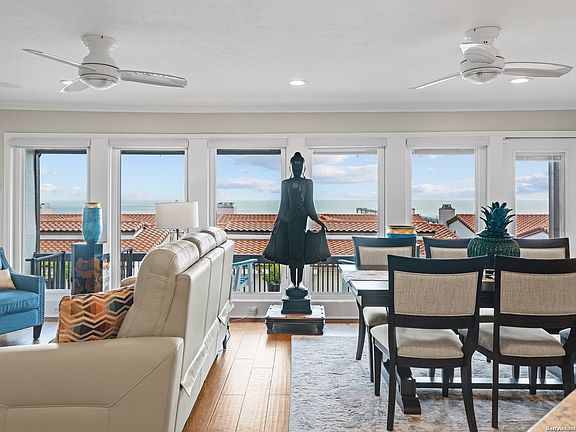 4th image of 4270 Ocean Drive #11