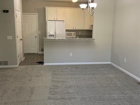 4th image of 41280 Maplewood Dr #3