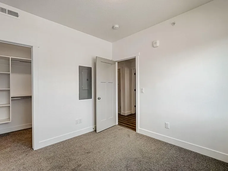 South Ridge Apartments — Photo 10