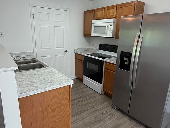 4th image of 9117 Laird St #9131