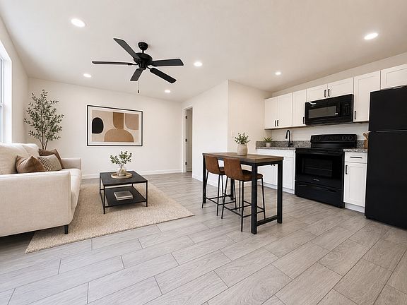 3rd image of 2614 N Balboa Ave Unit 6