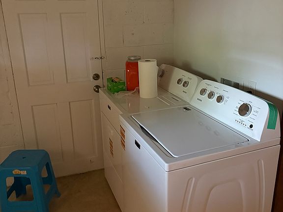 2nd image of 2300 Center Ave