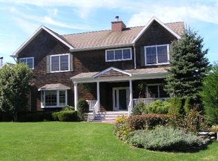 9 Pine Grove Ct, Westhampton, NY 11977