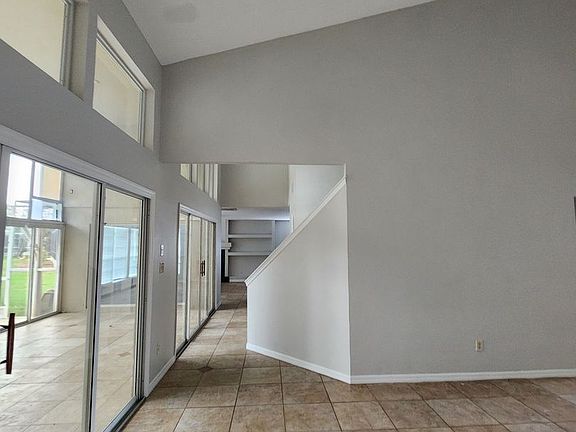 3rd image of 1549 Carillon Park Dr
