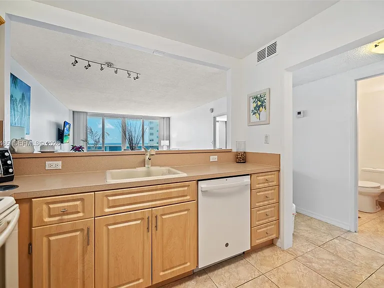 3725 S Ocean Dr #1212 — Photo 17