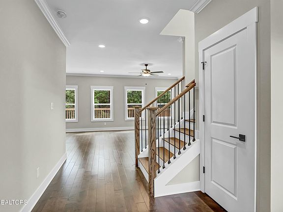 5th image of 145 Eleanor Davis Dr