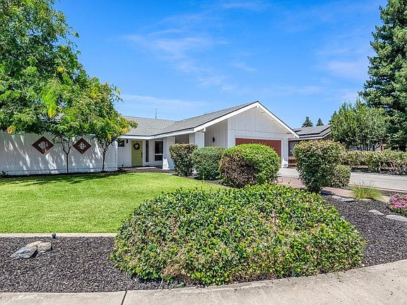 3rd image of 3419 S Vickie Ct. Court