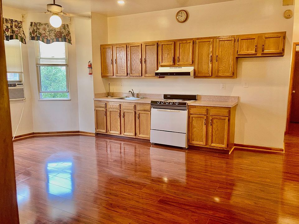 1st image of 1541 W Porter St Floor 2