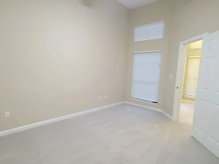 131 Carriage Crossing Ln #131 — Photo 12