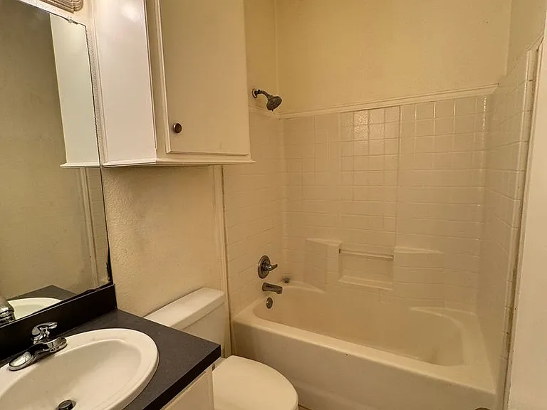 6130 Avenue P — Photo 13
