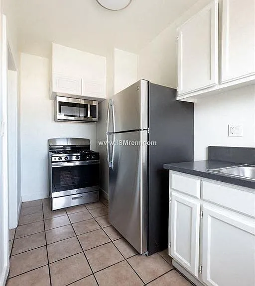 Kenmore Apartments — Photo 8