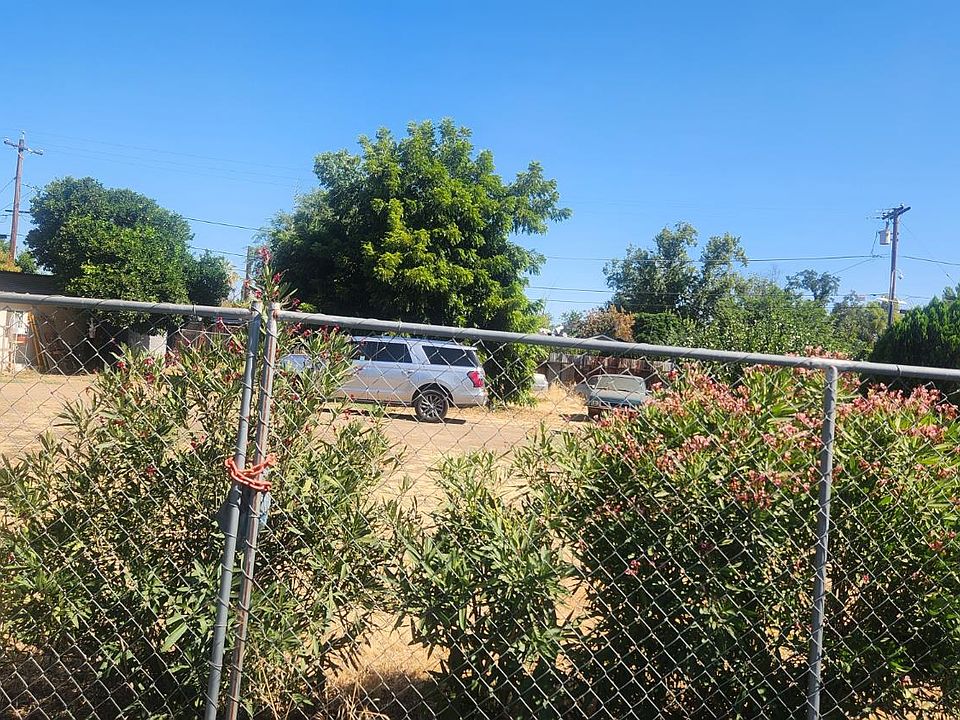 1st image of 5025 E Kings Canyon Rd