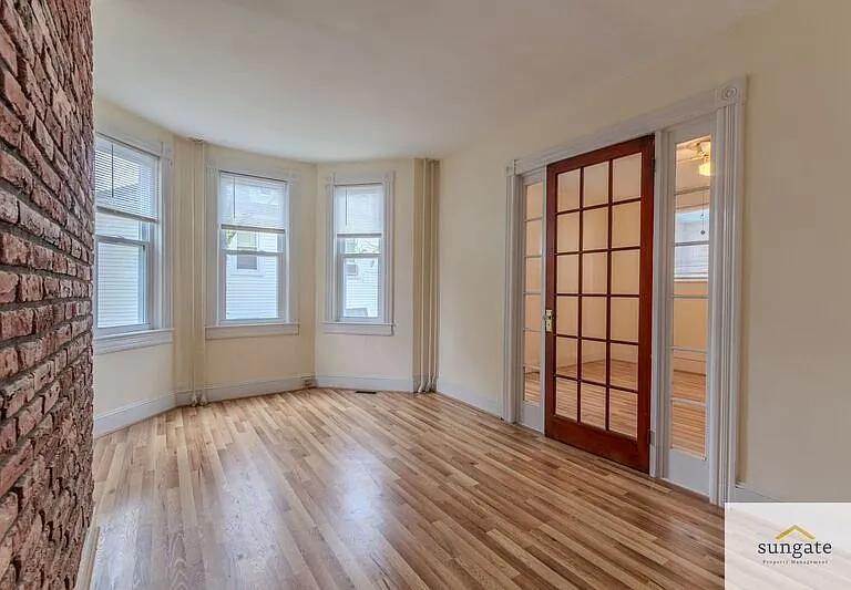 2900 E Strathmore Ave #1 — Photo 2