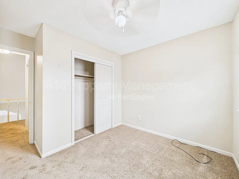 166 SW Robin Rd — Photo 15