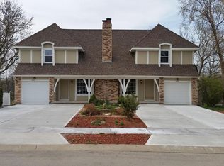 8838 Gallery St, Lenexa, KS 66215
