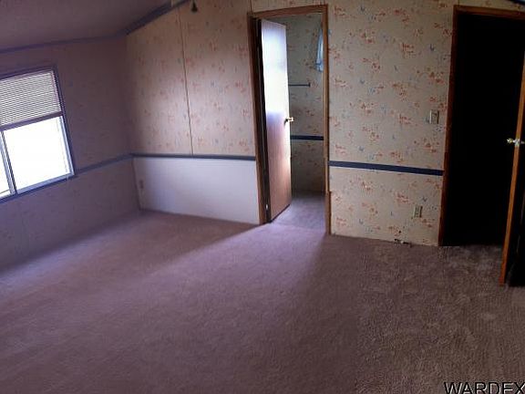 3rd image of 2405 Castle Rock Cir