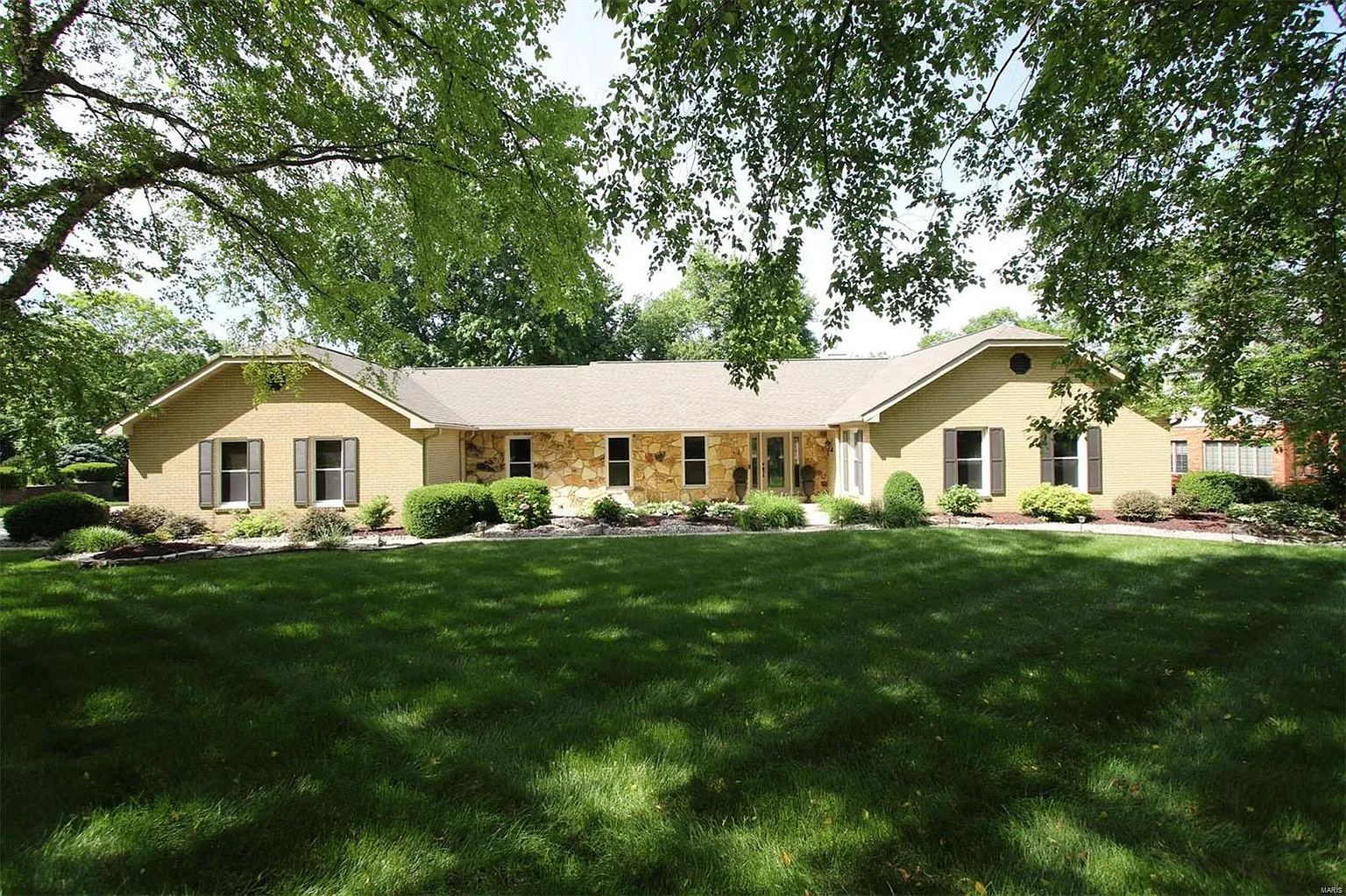 35 Cheshire Dr photo 1