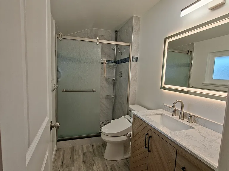 5220 W Oakey Blvd — Photo 2
