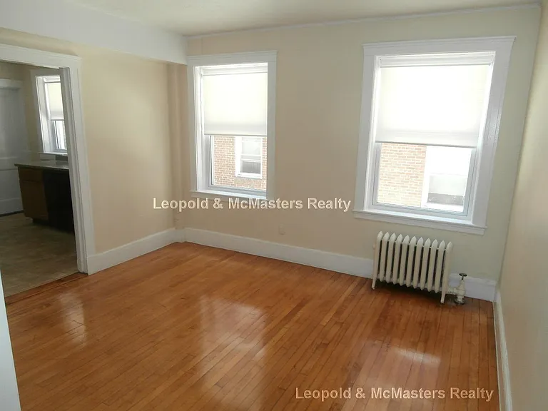 162 Davis Ave #1 — Photo 4