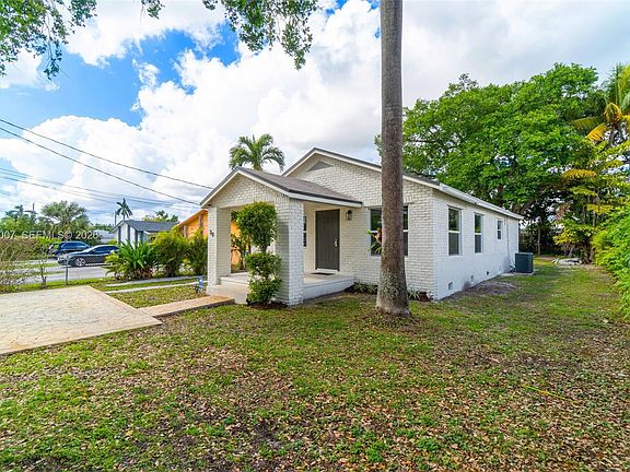 3rd image of 30 SW 7th St