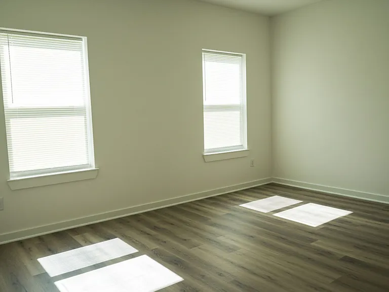 317 Whitestar Ln — Photo 14