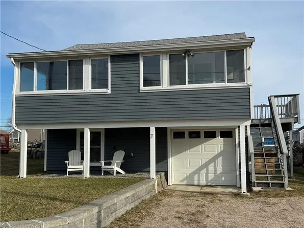 7 White Cap Rd, Narragansett, RI 02882