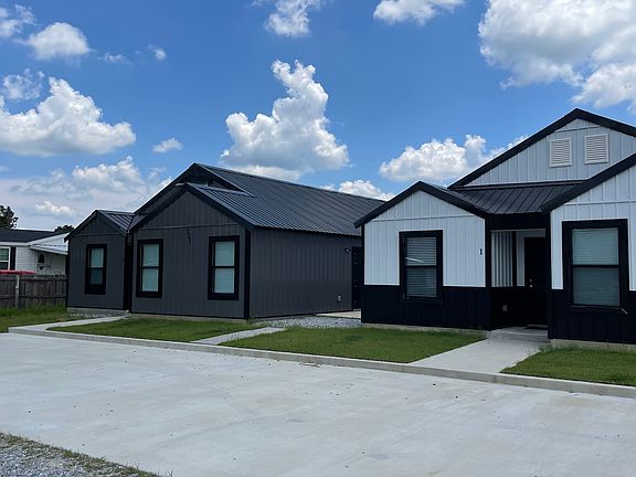 2nd image of 722 Helen Ln #2