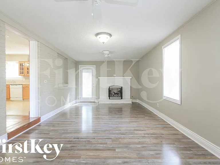 6605 W 14th St — Photo 5
