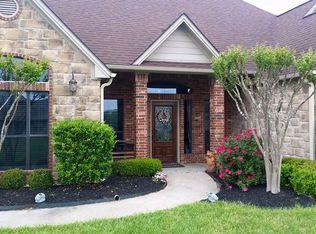 6977 Gemstone Dr, Bryan, TX 77808