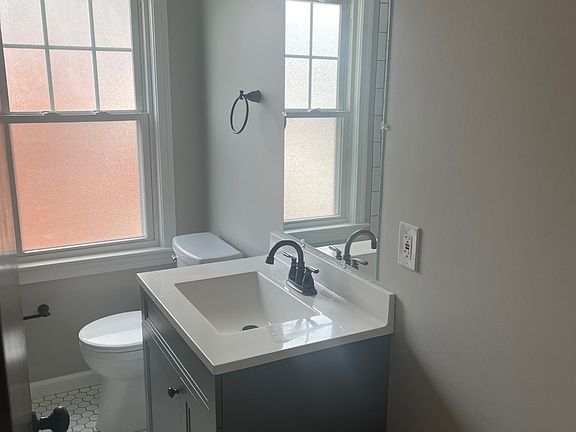 4th image of 2053 12th St Unit 2